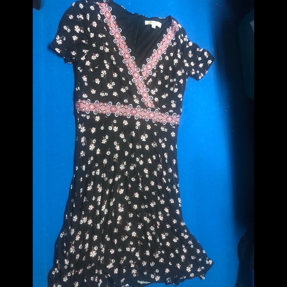 🌼3/$15🌼 LOFT Black floral dress Size 6